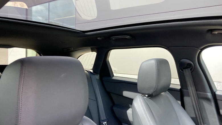 Land Rover Range Rover Velar 2.0 D200 MHEV Dynamic SE 5dr Auto Diesel Estate